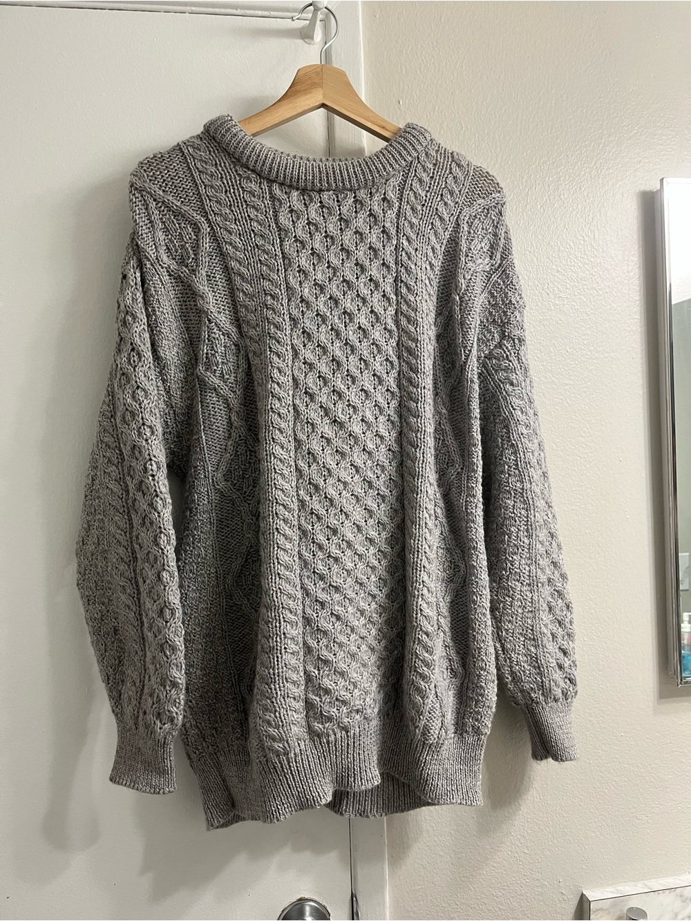 The Irish Store 100% Wool Aran Cable Knit Fisherman Sweater Gray Size L Made in